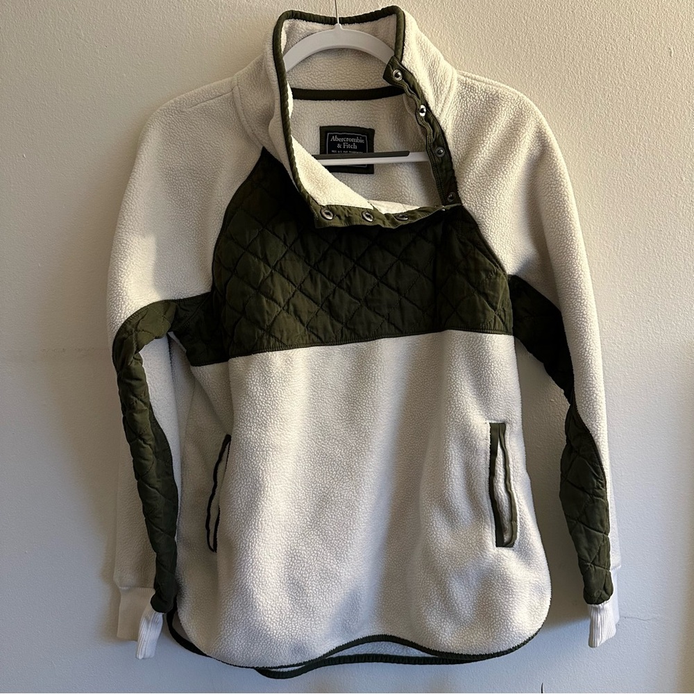 Abercrombie & Fitch fleece